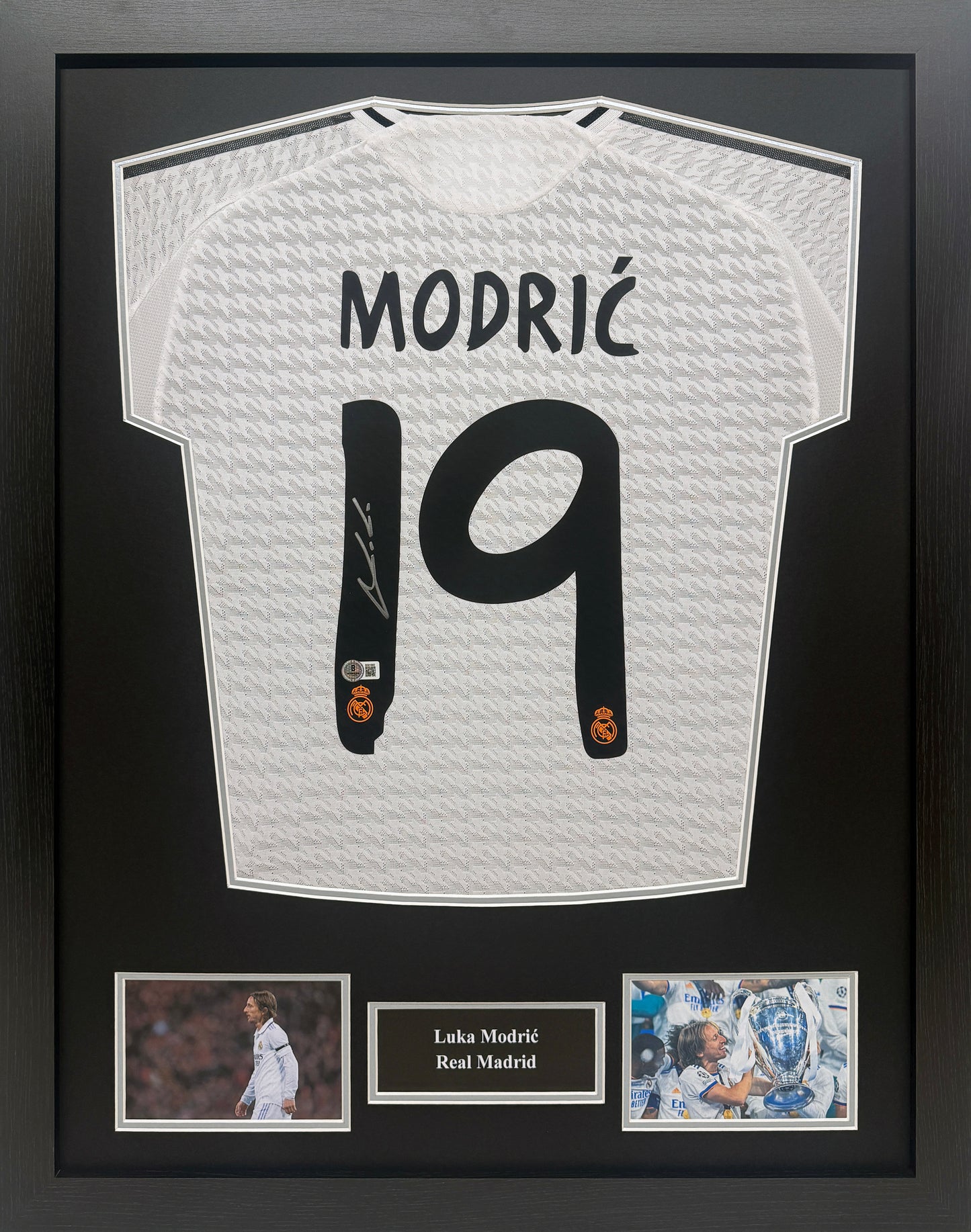 Modric Signed Real Madrid Shirt