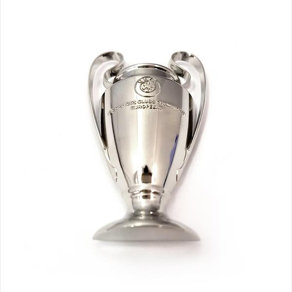 UEFA Ligue des champions Réplique Trophée Aimant 70 mm – Argenté Taille  UEFA-CL-70-MAG : UEFA: : Sports et Loisirs