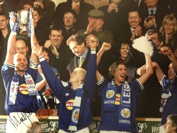 Matt Elliott Signed 16×12 Photo