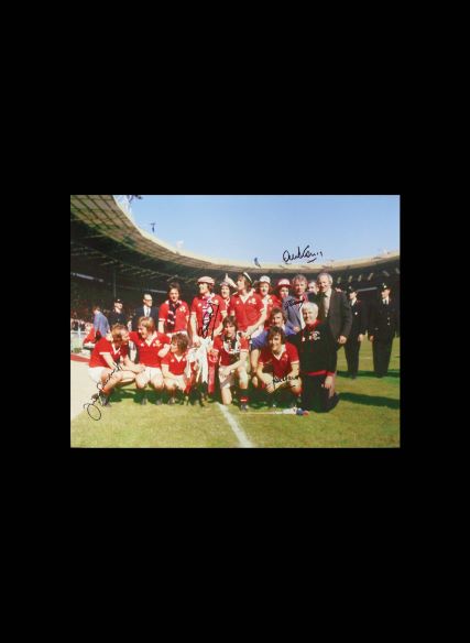 Manchester United 1977 FA Cup Winners Photo Signed by 5