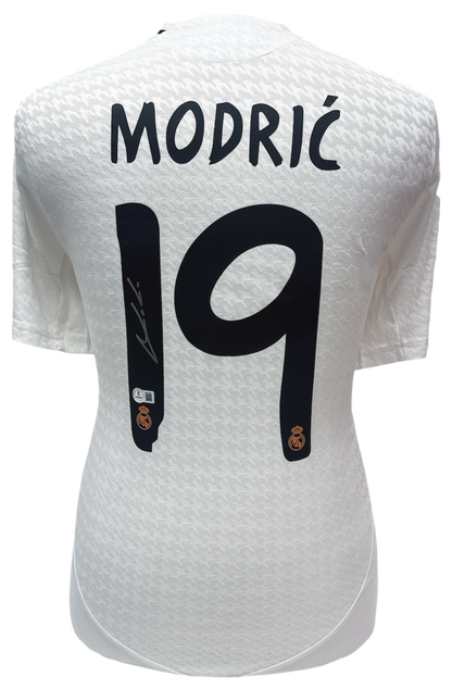 Modric Signed Real Madrid Shirt