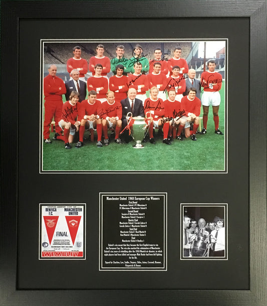 Manchester United 1968 European Cup Final Photo Signed by 10 - Framed